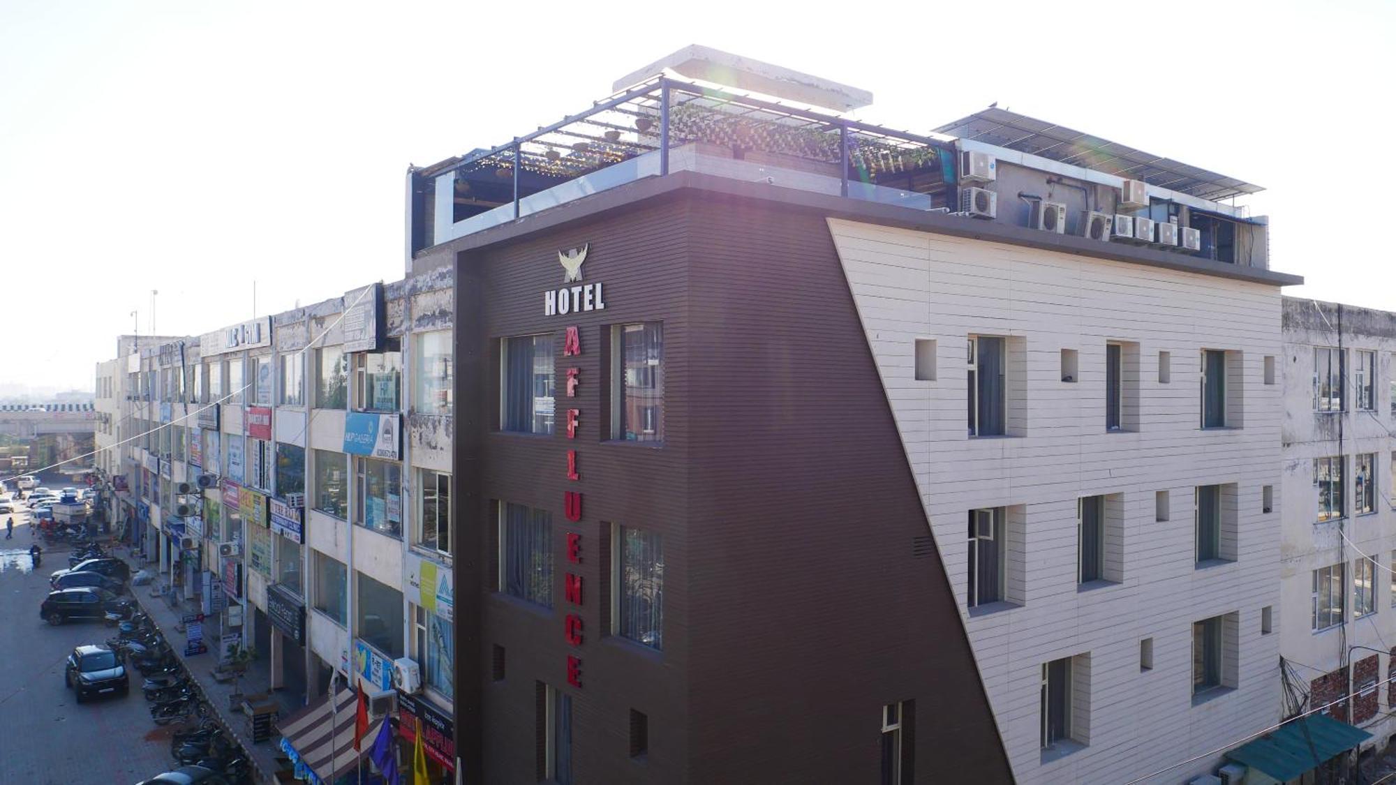 Affluence Hotel Kharar Exterior foto